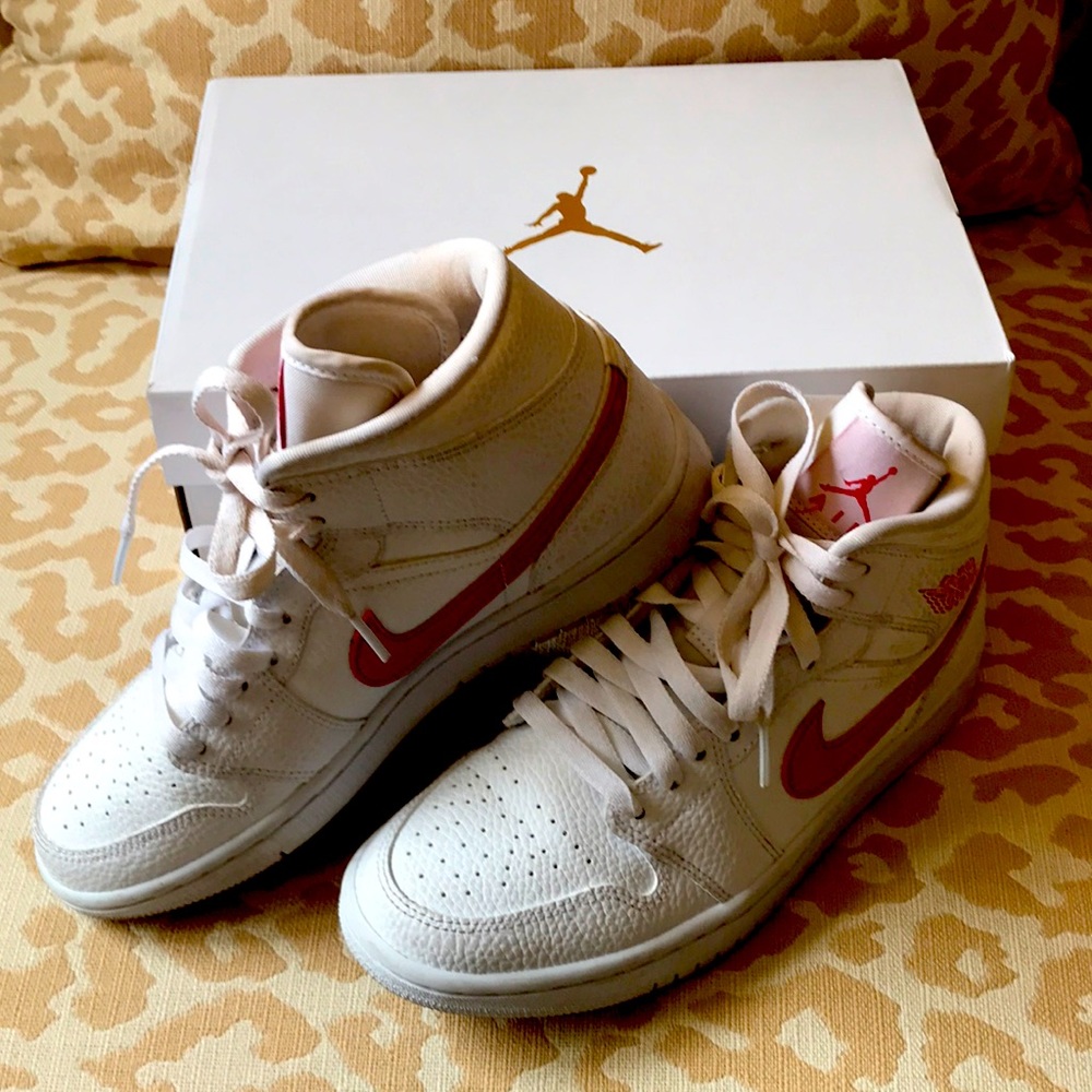 Ladies Air Jordan Sz 8 Great Condition